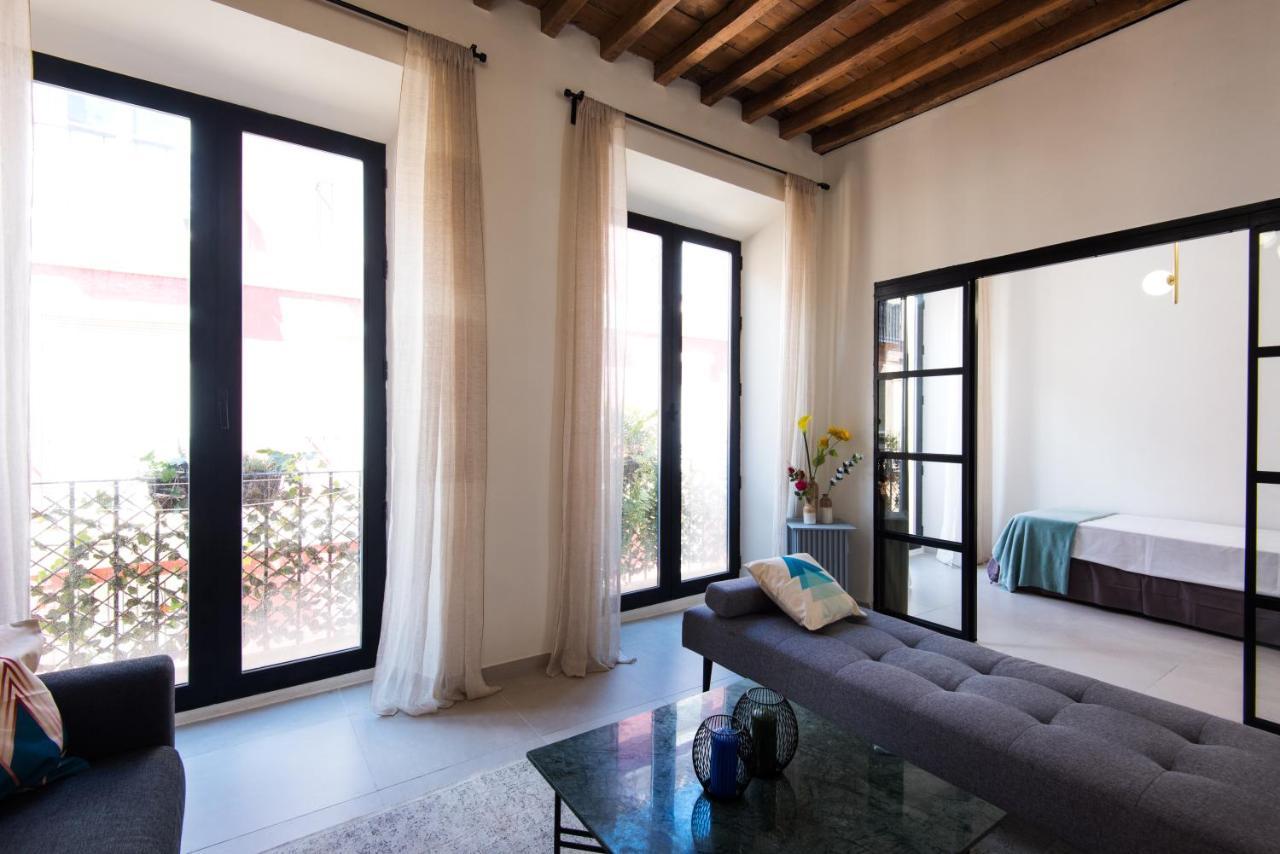 Malaga Tour Apartment- Elegance & Confort In The Historic Center Extérieur photo